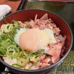 麺匠 慶次  - 焼豚丼