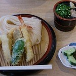 手打ちうどん よしの - 天ざるうどん(900円)