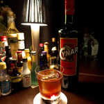 バーポラリス - アーティチョークのリキュール「チナール」を使った、ネグローニ風