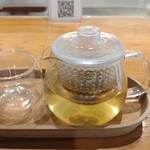 騒豆花 - 美味しいジャスミン茶は、冷めにくいカップで、三杯飲めました。