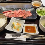 焼肉名匠 山牛 - 