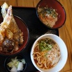 まめ寅 - 二色丼と小うどん定食　972円