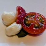 ブッフェダイニングポルト - 苺とトマトのカプレーゼ