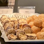 ブッフェダイニングポルト - 茄子の挟み揚げ・胡麻団子