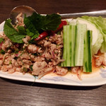 ゲウチャイ - 豚挽き肉とハーブのサラダ
