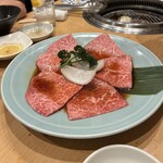 炭焼 金竜山 - 中カルビ