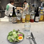 CRAZY PIZZA TORANOMON - カウンター席はオープンキッチンで楽しい