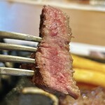 ブロンコビリー - 炭焼き極選リブロースステーキ、ミディアムレアリフト！