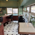 バイ ミー スタンド - 店内（１階）