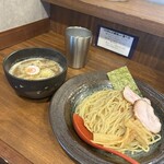 江戸前煮干中華そば きみはん 総本店 - 