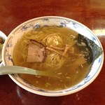 ラーメン栄華 - とってもシンプルな塩ラーメン