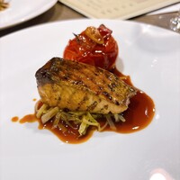 Bistro Kojiya - 脂ノリノリの鰆を焼きトマトでいただく魚料理のメイン