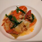 中国料理 皇苑 - オマール海老のガーリックバター煮込み　葱と生姜風味