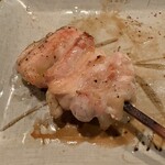 鳥よし - ふりそで　　鶏肉の脂身の柔らかさ、旨みが溢れてるね