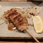 鳥よし - 皮　　外はパリッ、中はジューシー