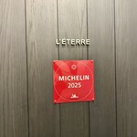 292708998 - 
