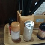 かみあり製麺 - 2014年6月　卓上の薬味