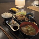 炉端 いっぷく - 信州美味だれ鶏定食（1000円）