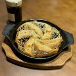 完全個室居酒屋 季作 aune海浜幕張店 - 鉄板焼き餃子