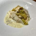 HAGI - キャベツ入り湯葉饅頭-シラス入りキャベツソース添え-