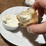 HAGI - 自家製パン、発酵クリーム