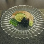 日本料理 晴山 - お造り:のどくろ  皮は藁でいぶしてありよいかほり。芽ネギ、海苔