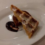 ベルギー食堂 どうくつ - デザート。ナントカのカントカと言っていたが、声が小さくて聞こえず。聞き直す程の興味も既に無し