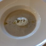 ベルギー食堂 どうくつ - ヤーコンだか菊芋のポタージュと言われたと思う
