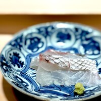 くるますし - タイ。 これがくるますし再考の逸品。 藤本氏の手で活きけ越しされ、夜明け前に〆められた超絶ハイパーなタイ。