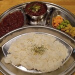 コスギカレー - ダブルゥ（濃すぎチキンカレー／濃すぎスパイシーキーマカレー）（税込¥1,188）