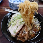 上海菜 - 麺は普通な感じ

