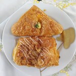 PINY - ツナマヨデニッシュ（上）アーモンドカスタード（下）