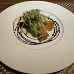 ビストロ ウエノ ニバンチョウ - 真鯛のポアレ葉玉ねぎのカラメリゼそえ