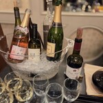 名古屋東急ホテル宴会場 - ワインは多彩な品揃え。