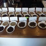 雨の日の珈琲 - こーしー豆は、いっぱい