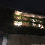 イル・ベヴィトーレ - ツタが絡まった外観が素敵です