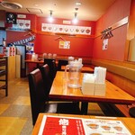 焼肉丼 みらく - 店内テーブル席