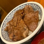 焼肉丼 みらく - 上カルビ丼
