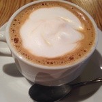 凸凹キッチン - ＋150円のコーヒー              別添えのスチームミルクをたっぷり加えたところ