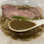 左とう - スパイシー泥煮干蕎スープ