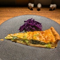 シャンパン食堂 - 桜海老と小松菜のキッシュ