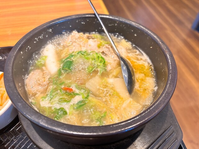 カルビ丼とスン豆腐専門店 韓丼 秋田中央店 - 泉外旭川（丼）の写真