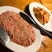 カルネジーオ イースト - 