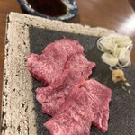 炭火焼肉 名玉 - 極みタンのお刺身