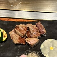 鉄板焼　利花苑 - ヒレサイコロ（130g）