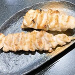 三酉屋 - せせり176円、肉付きやげん軟骨220円