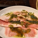 熱烈カルビ - バジルトントロ