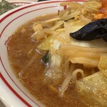 蒙古タンメン中本 - 適度に火が入って食感とクタクタ感がちょうどいい野菜