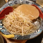 大衆鳥料理 元祖鳥焼き 鳥ボーン 泡瀬本店 - 