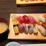 鮨政 大宮駅東口2号店 - ランチ握り13カン